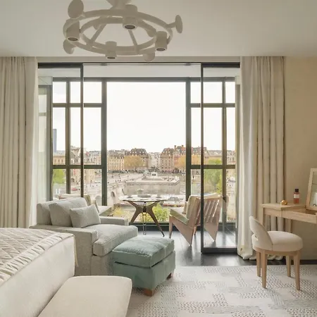 Hotel Cheval Blanc & Dior Cheval Blanc Paris