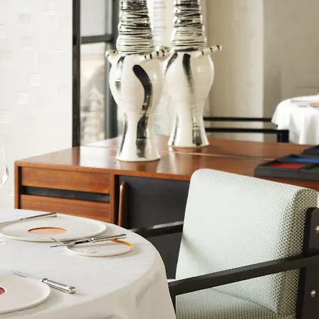 Hotel Cheval Blanc & Dior Cheval Blanc Paris