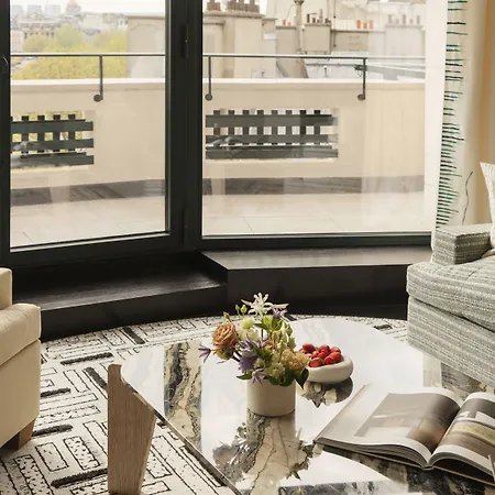 Cheval Blanc & Dior Cheval Blanc Hotel Paris