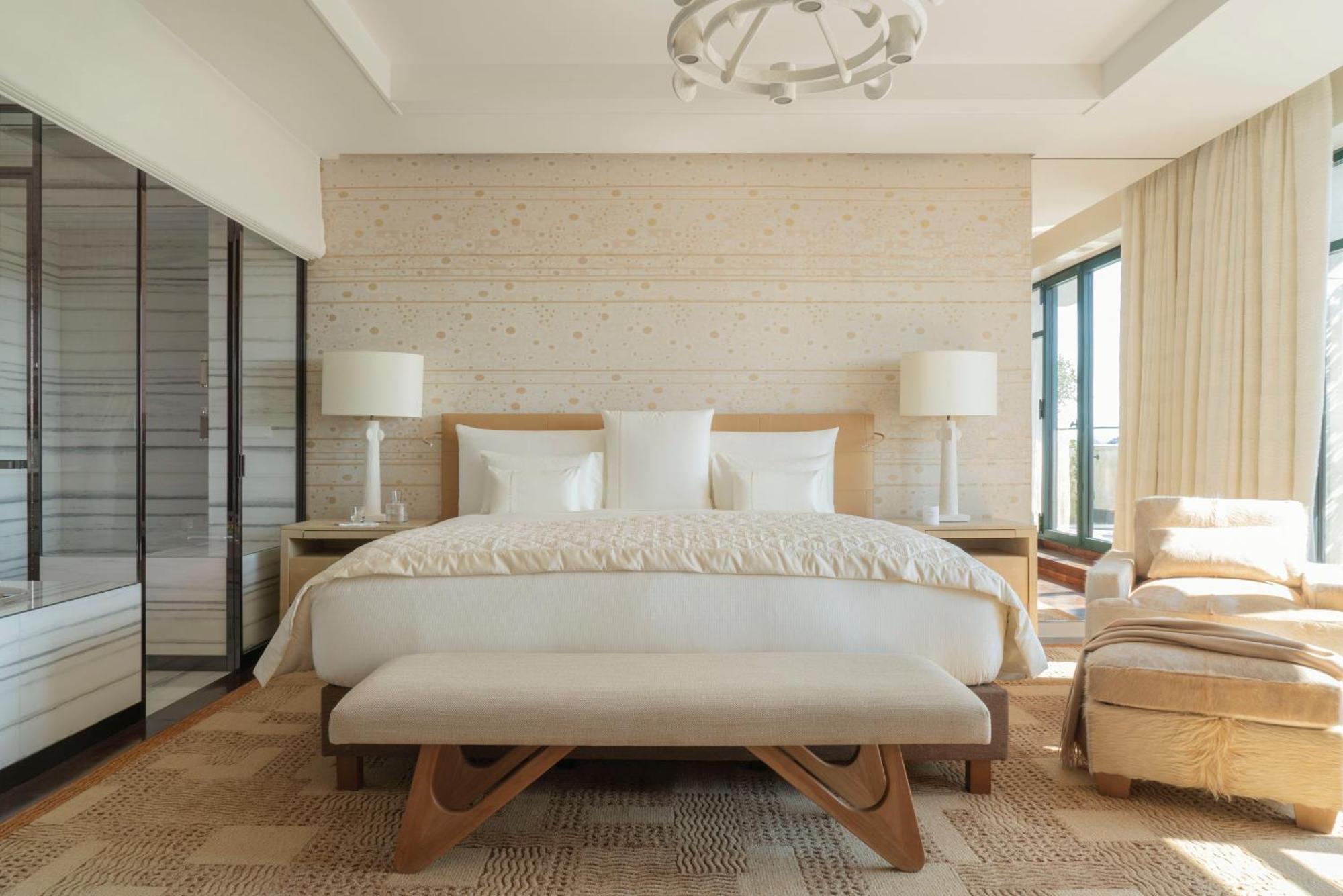 Cheval Blanc & Dior Cheval Blanc Hotel Paris