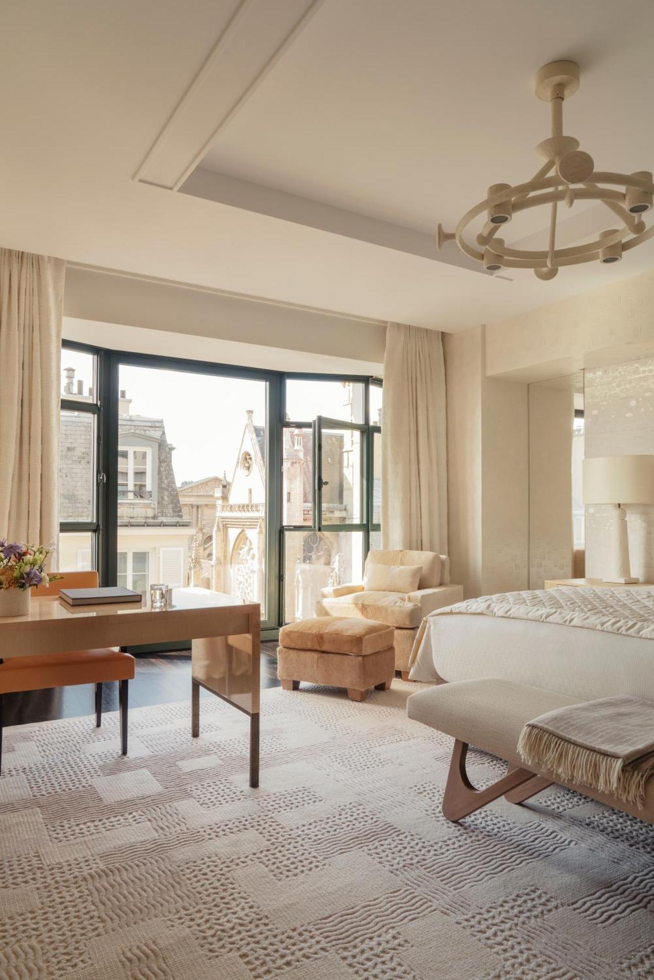 Hotel Cheval Blanc & Dior Cheval Blanc Parigi