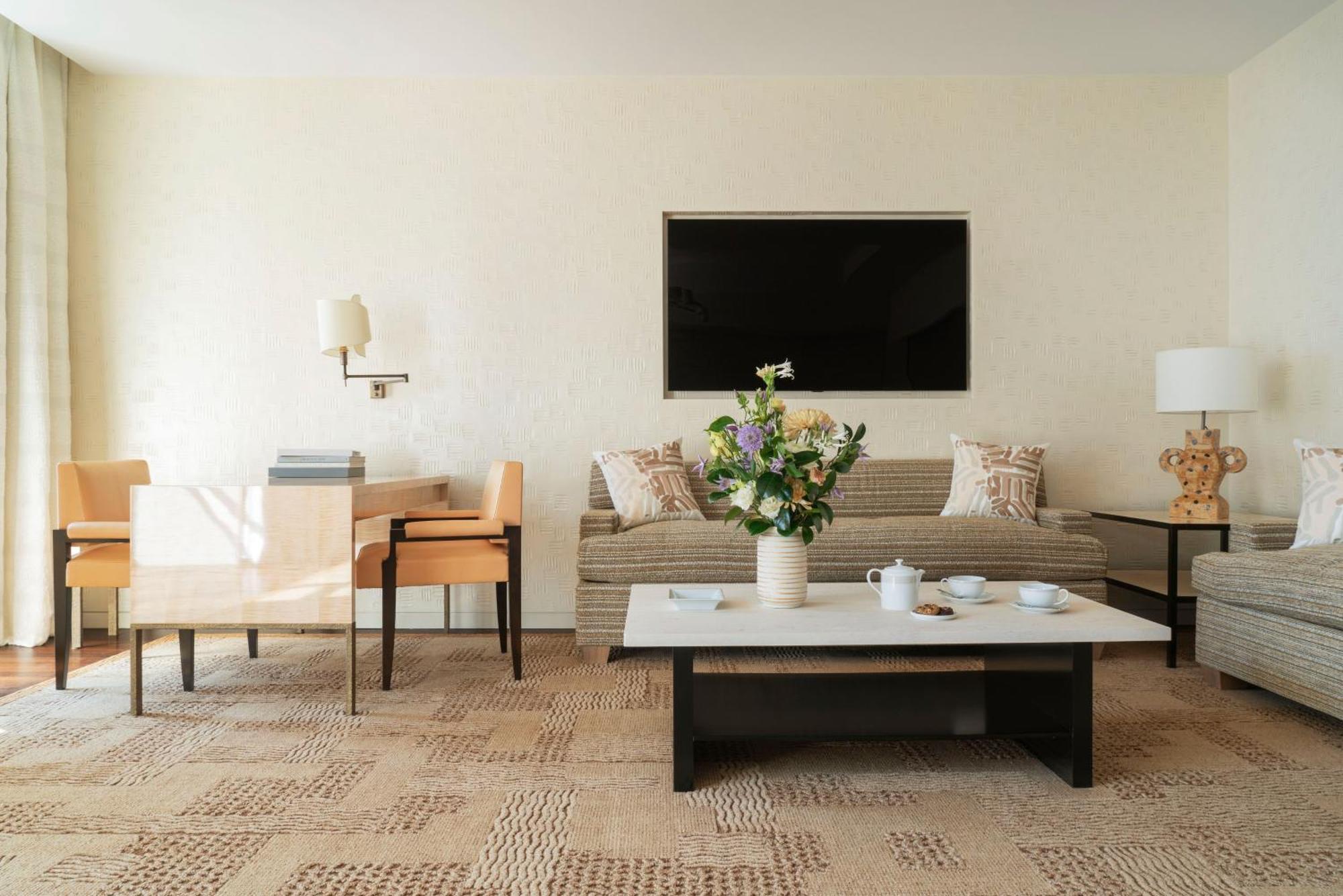 Hotel Cheval Blanc & Dior Cheval Blanc Paris
