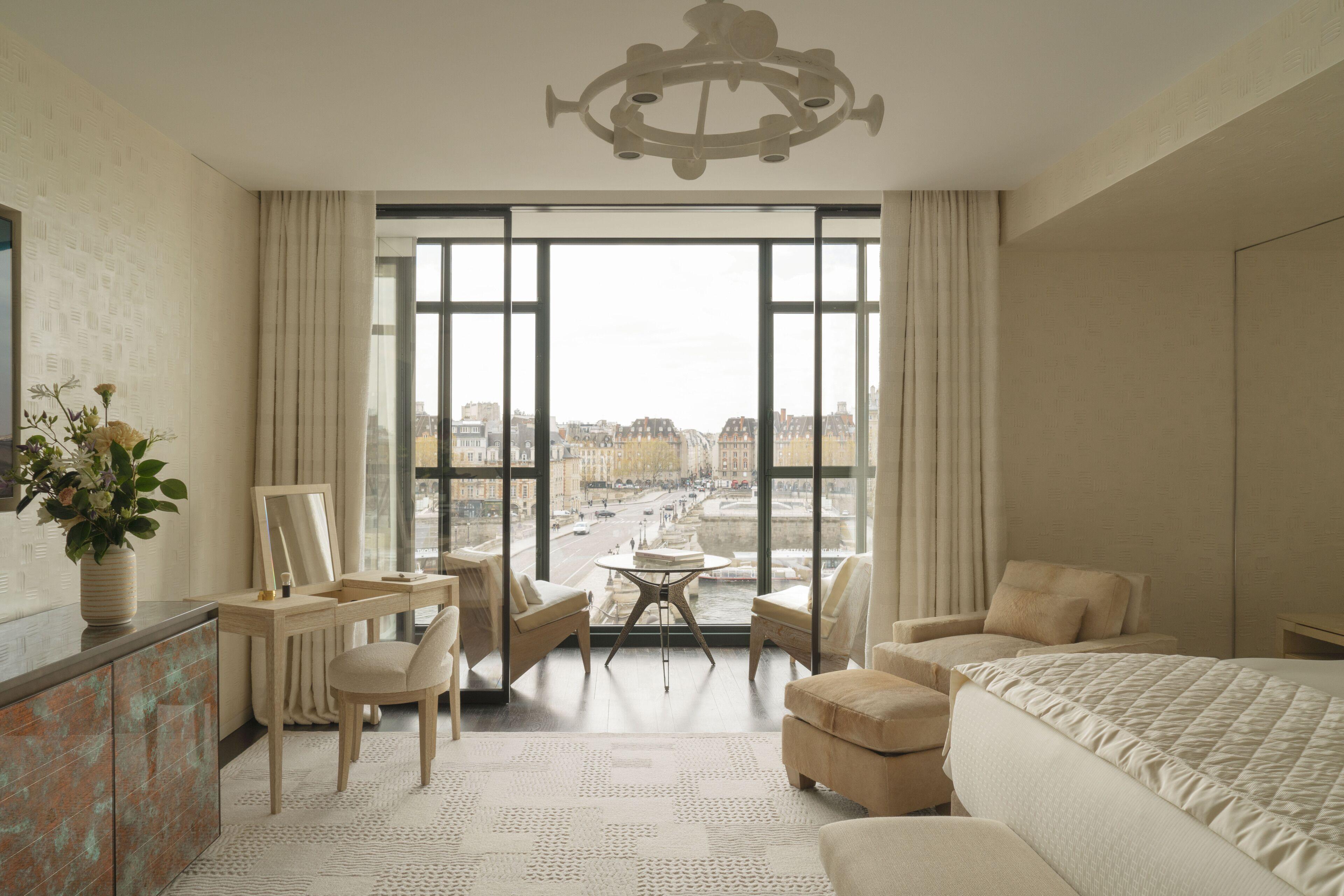 Cheval Blanc & Dior Cheval Blanc Paris